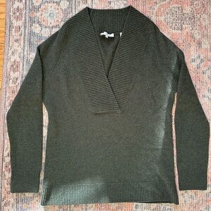 Vince. Forest green cashmere/wool V neck sweater
